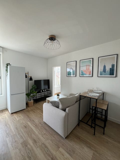 Top Airbnb: 2-room Apartment in Melun in Melun