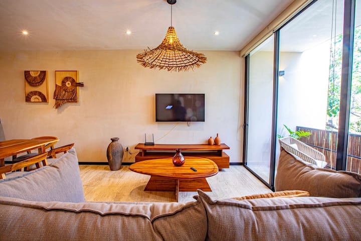 Digital Nomad's Condo With Big Pool And Full Gym! - Paradise Beach
