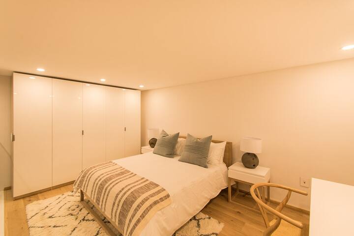 Large Lux Villa, Spectacular Views, Prime location gallery image 4