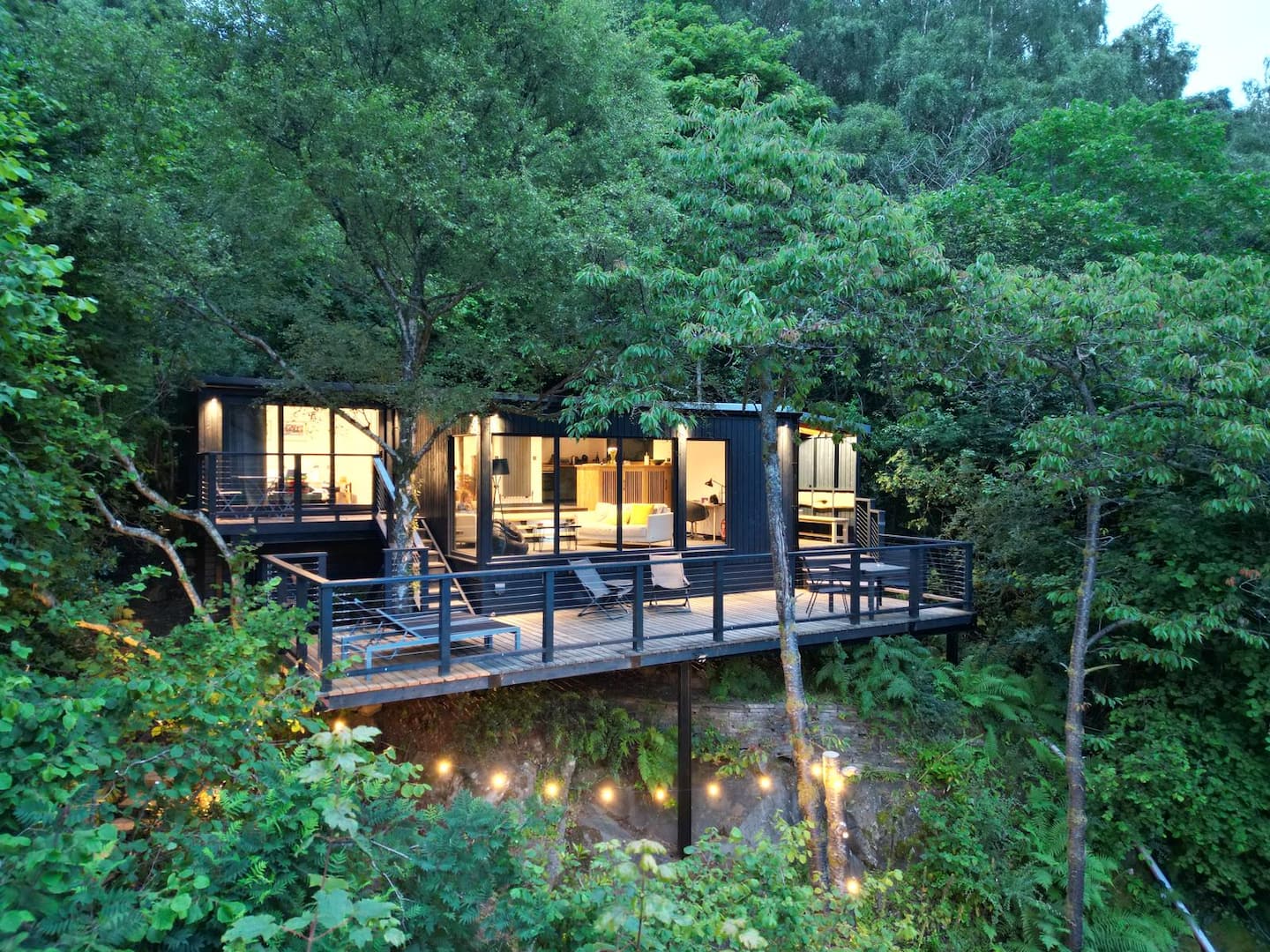 Cherrybrae Cottage in Saint Fillans, a charming Highland chalet