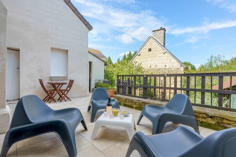 House with Castle View and Private Garden