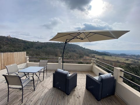 Charming studio: large terrace and magnificent view