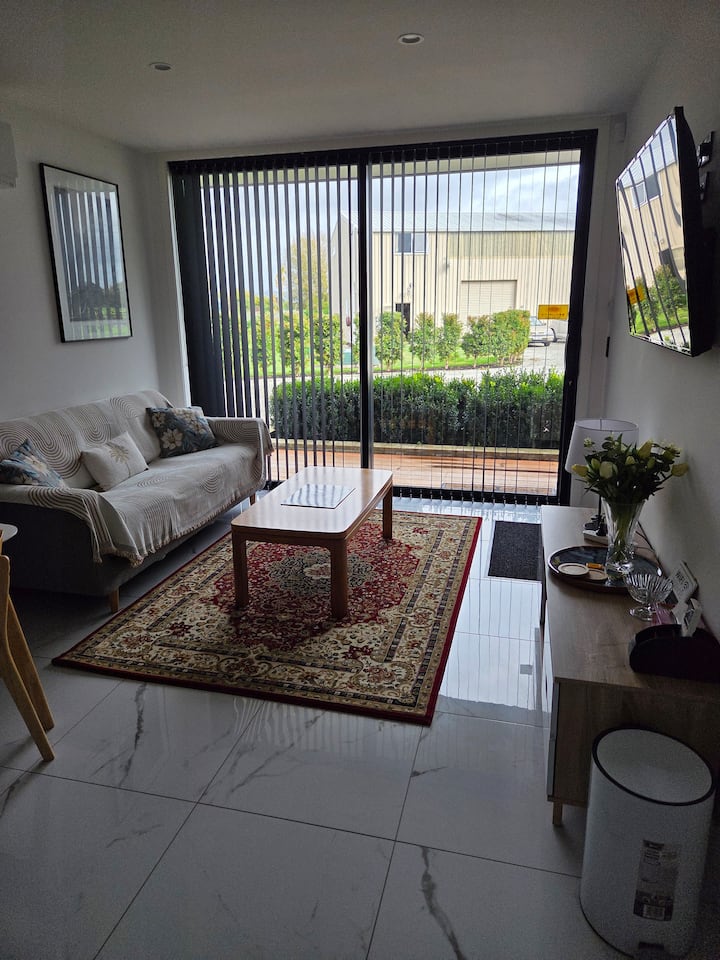 The Cedar Retreat - Gisborne