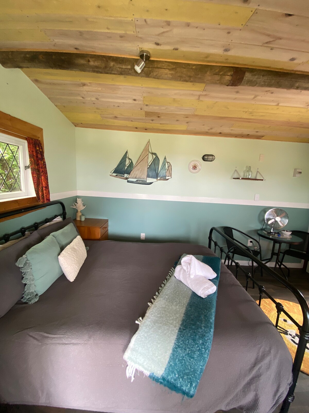 Top performing Airbnb: Kiwi Cabin in Whakatane District