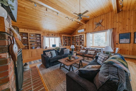 Successful Airbnb property: Cozy Vermont Chalet - Firepit, AC, near Town & VSF in Bennington