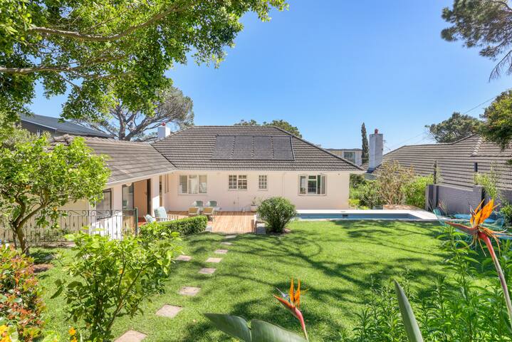 Gorgeous family home in CampsBay gallery image 3