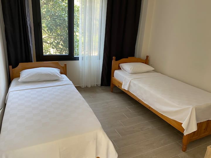Dhomë gjumi 2