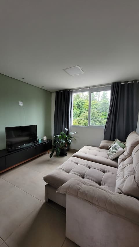 Imóvel de sucesso: Private apartment 6 minutes from downtown with garage em Divinópolis