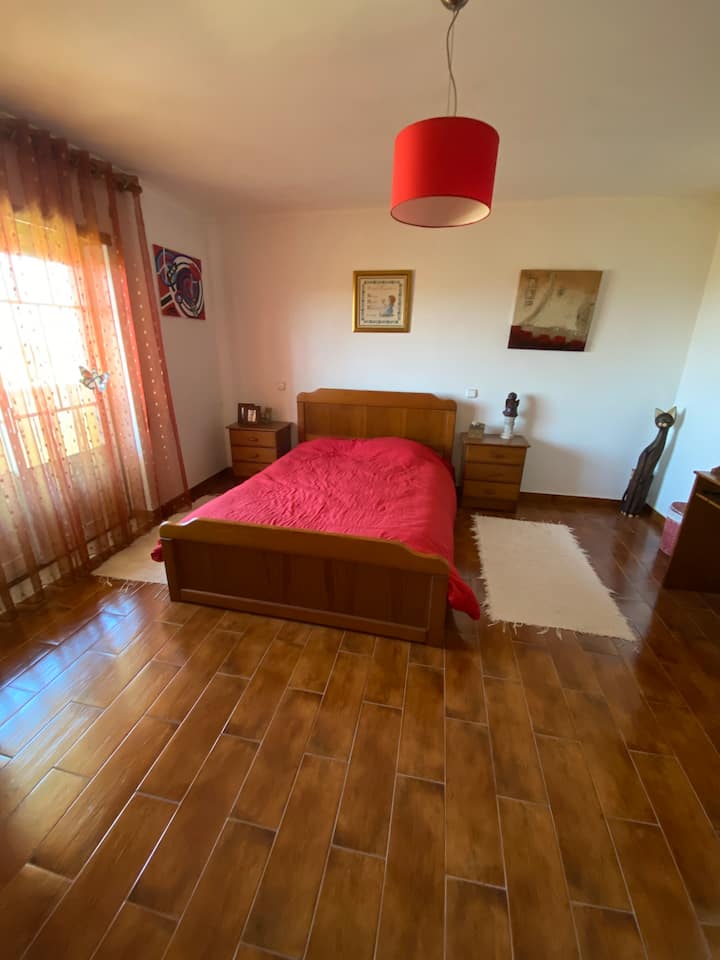 Quarto Com Cama De Casal - Fátima
