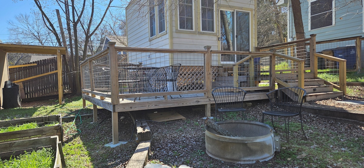 Nature, space, art, porch, free parking, fire pit