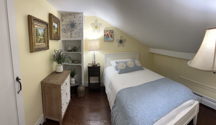 2 ორადგილიანი საძინებლიდან პირველი. 