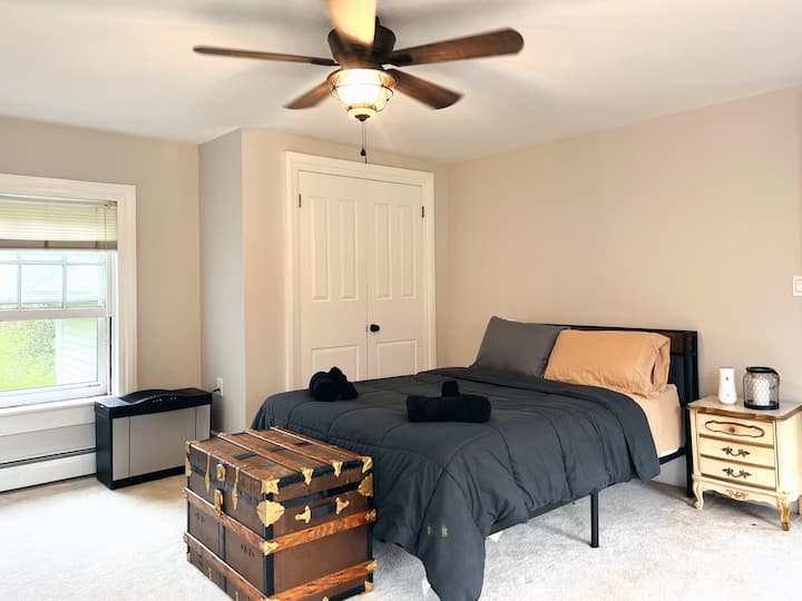 Chumba cha kulala 1 na kitanda cha ukubwa wa Malkia