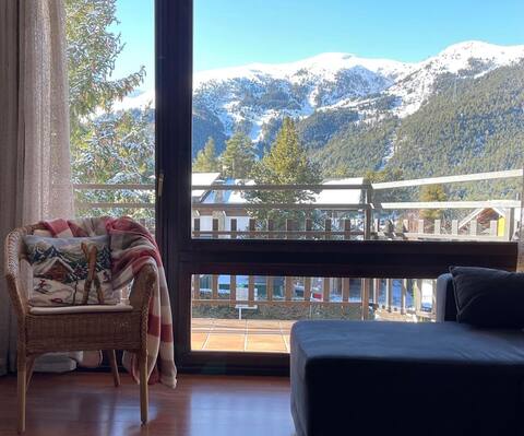 La Molina- spectacular views on the slopes.
