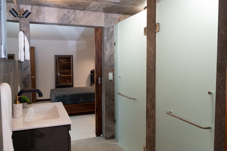 Top-earning Airbnb listing in Zitácuaro, 3 bedrooms