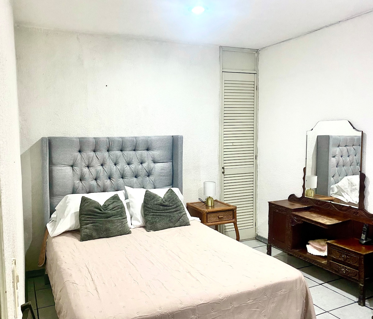 我们的2号房间还配备有线电视和数字平台 