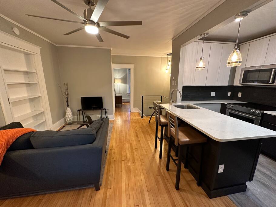 Stockade Apt w/ Garden & River access