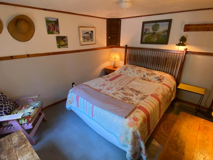 Северна дървена колиба - край езеро, двойно легло