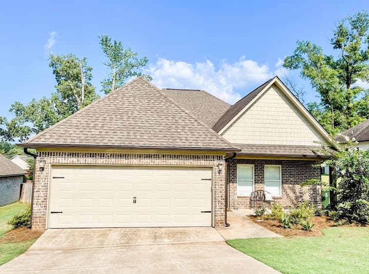 Hotty Toddy Home Away From Home - Oxford, MS