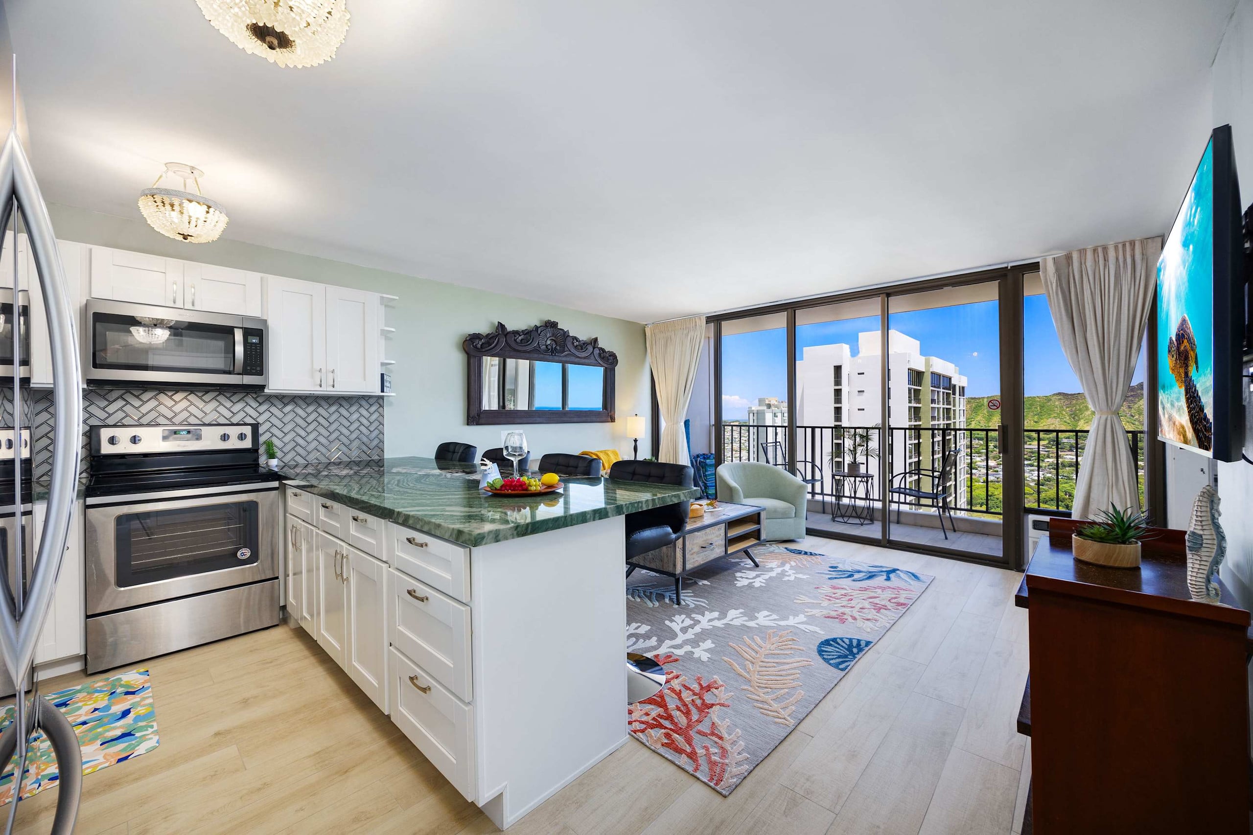 Condo in Honolulu · ★4.88 · 1 bedroom · 2 beds · 1 private bath - Image 14