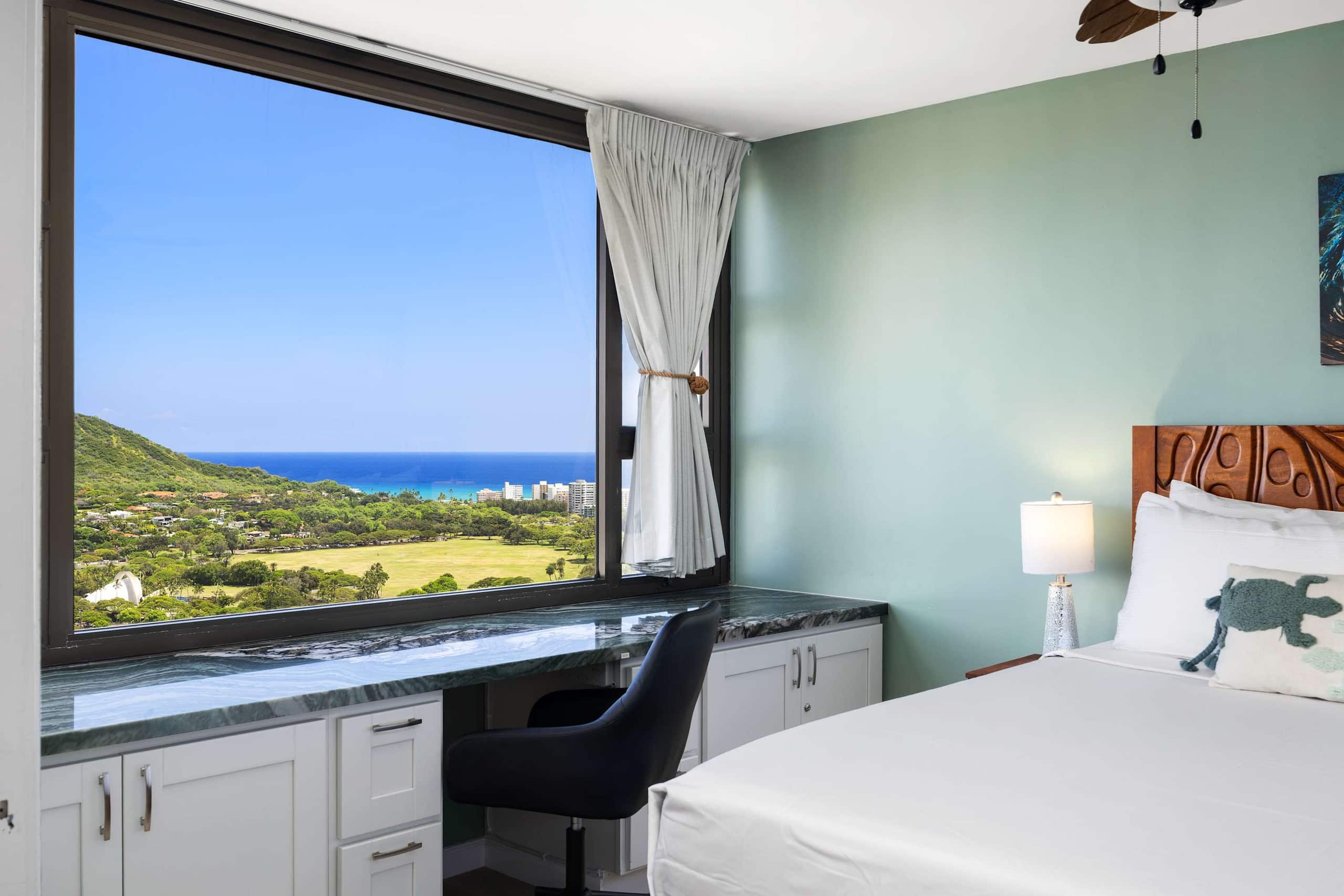 Condo in Honolulu · ★4.88 · 1 bedroom · 2 beds · 1 private bath - Image 36