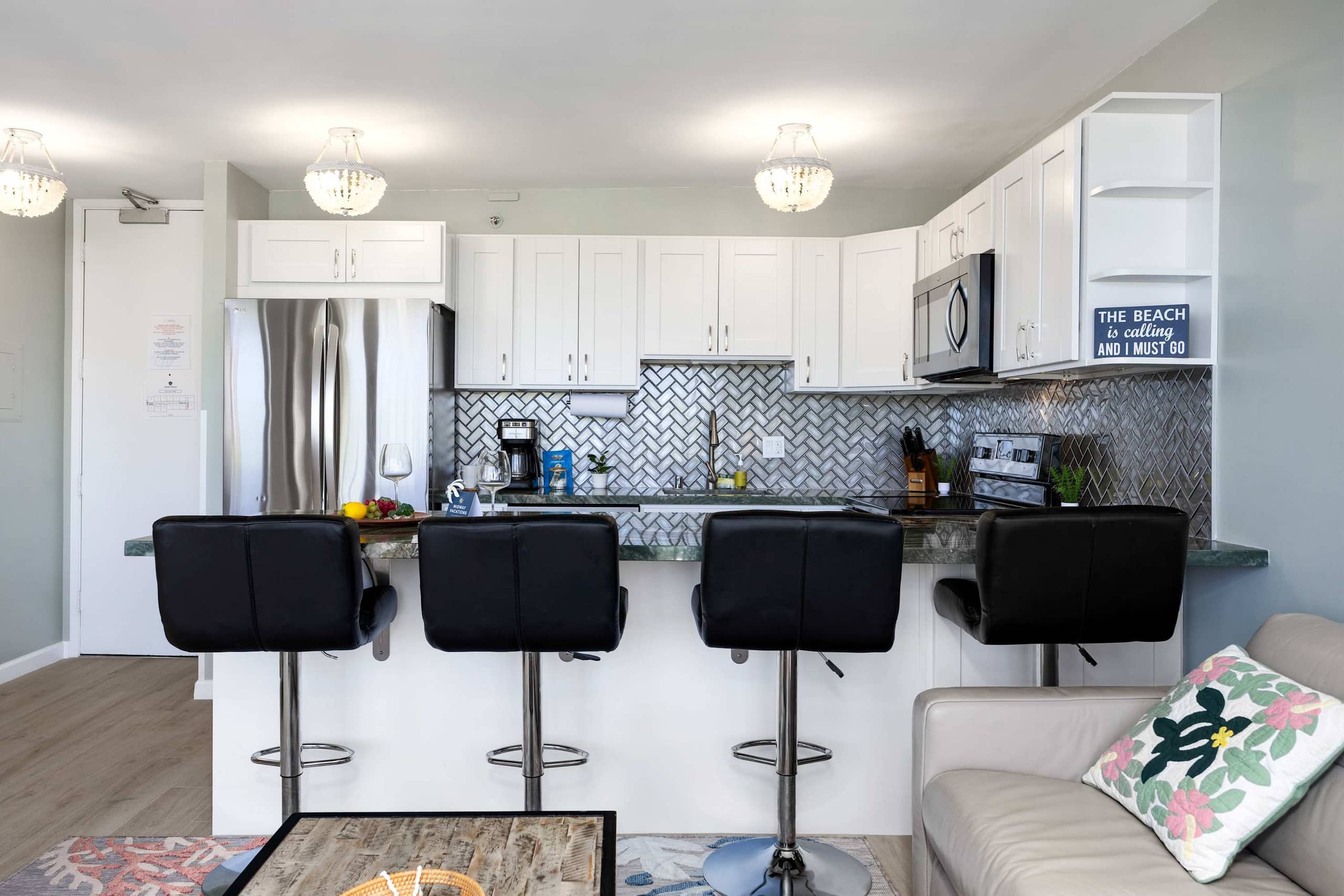 Condo in Honolulu · ★4.88 · 1 bedroom · 2 beds · 1 private bath - Image 21