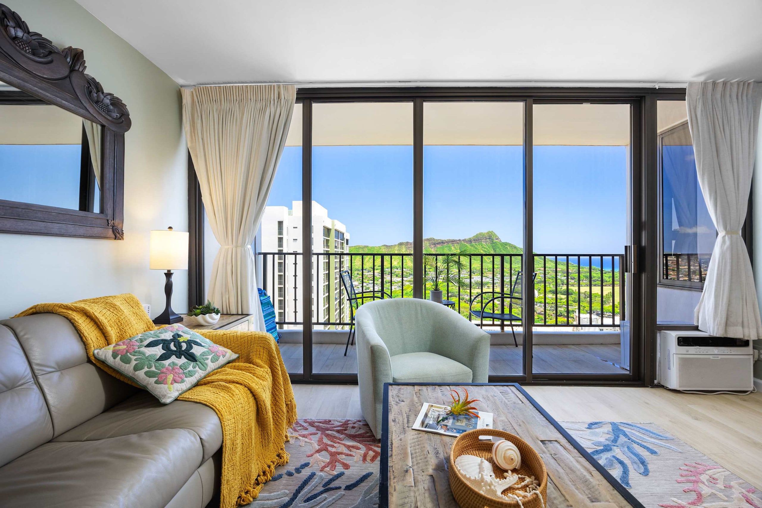 Condo in Honolulu · ★4.88 · 1 bedroom · 2 beds · 1 private bath - Image 6