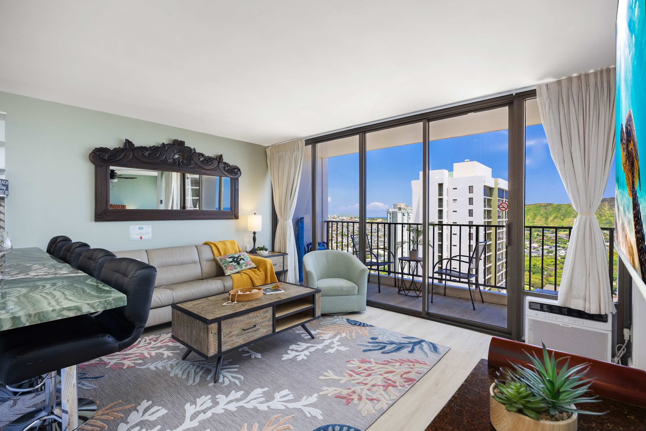 Condo in Honolulu · ★4.88 · 1 bedroom · 2 beds · 1 private bath - Image 5