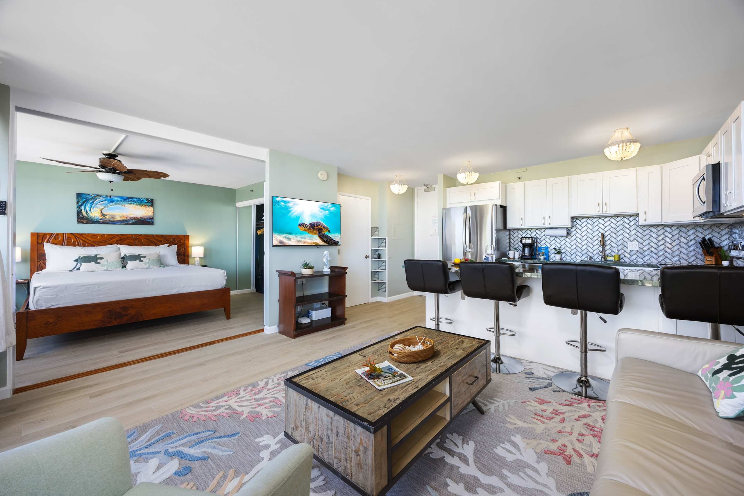 Condo in Honolulu · ★4.88 · 1 bedroom · 2 beds · 1 private bath - Image 8