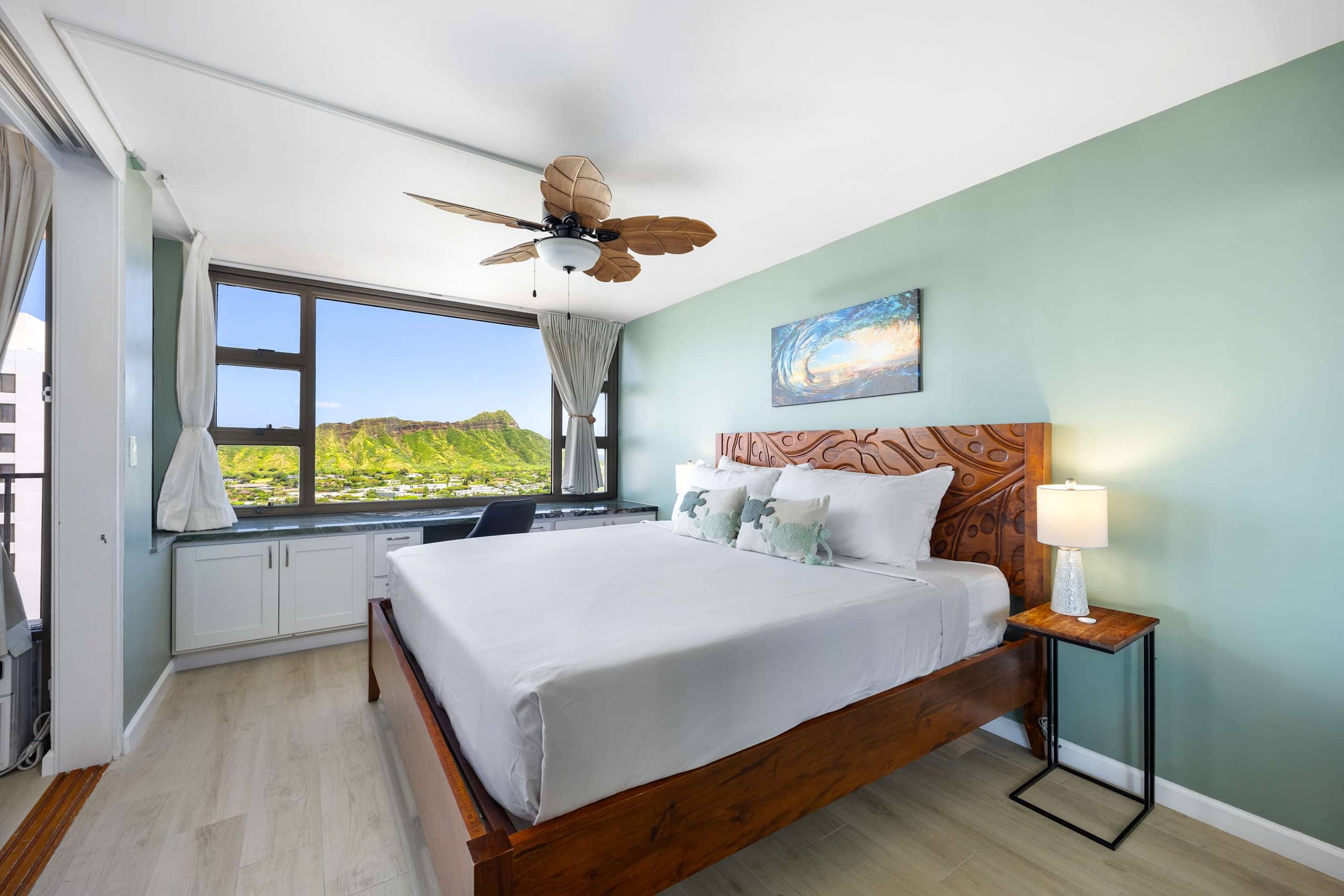 Condo in Honolulu · ★4.88 · 1 bedroom · 2 beds · 1 private bath - Image 24