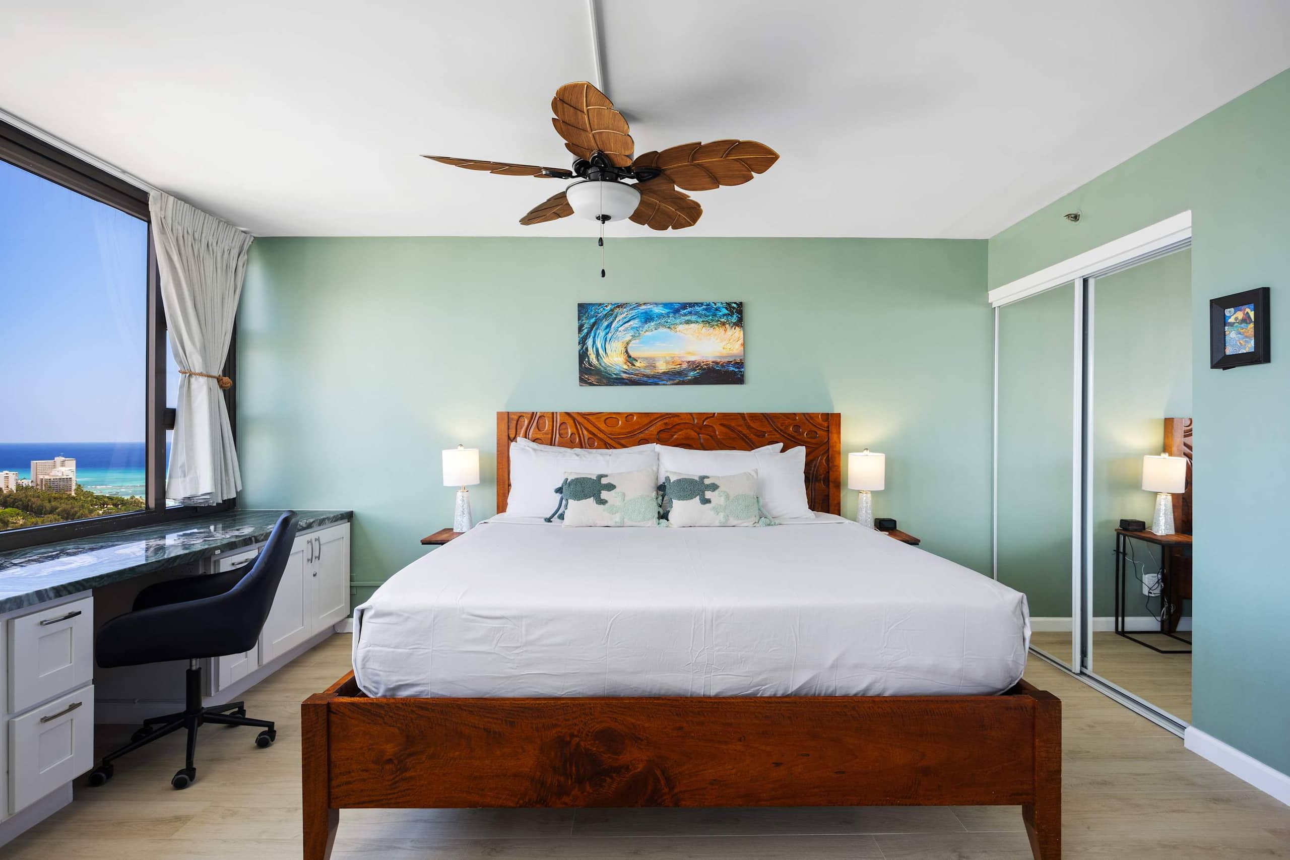 Condo in Honolulu · ★4.88 · 1 bedroom · 2 beds · 1 private bath - Image 25