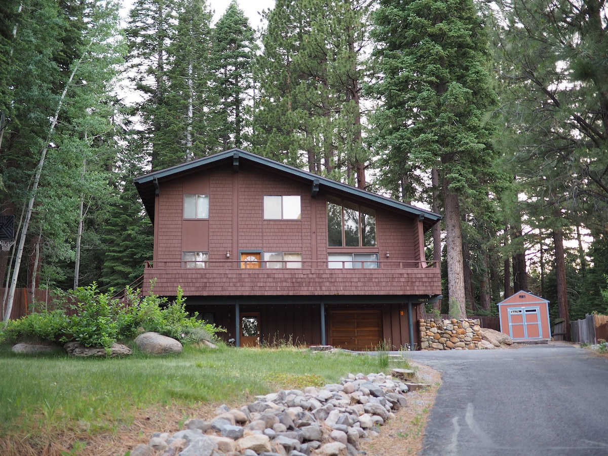 Truckee Cabin — view 5
