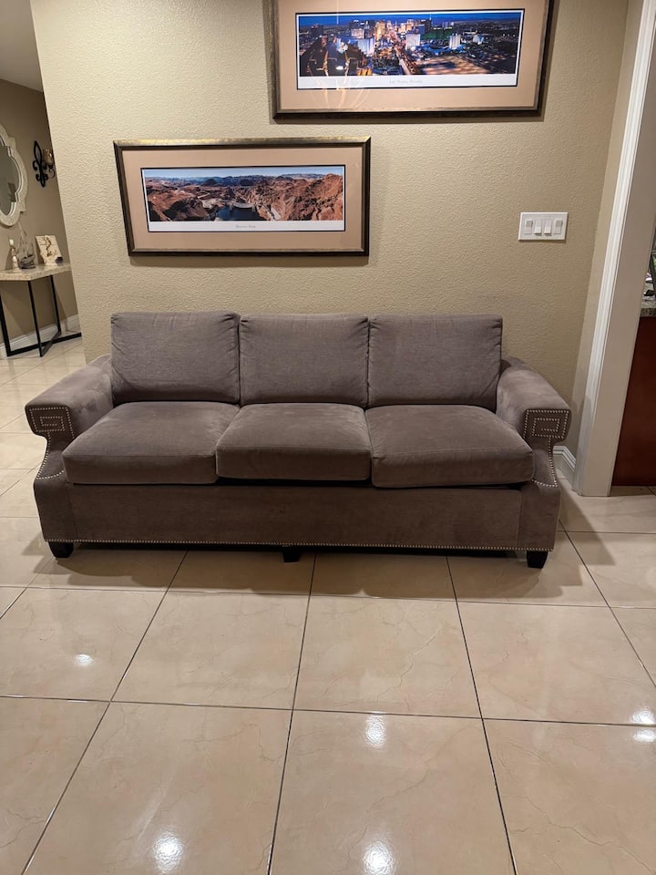 NOVA SOFA NA RAZVLAČENJE u dnevnom boravku