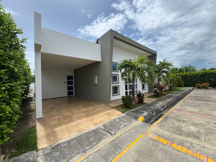 Luxury House + Private Pool – Total Relaxation