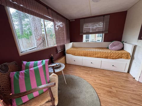 Popular Airbnb listing: Cozy caravan with awning. in Duin En Bosch