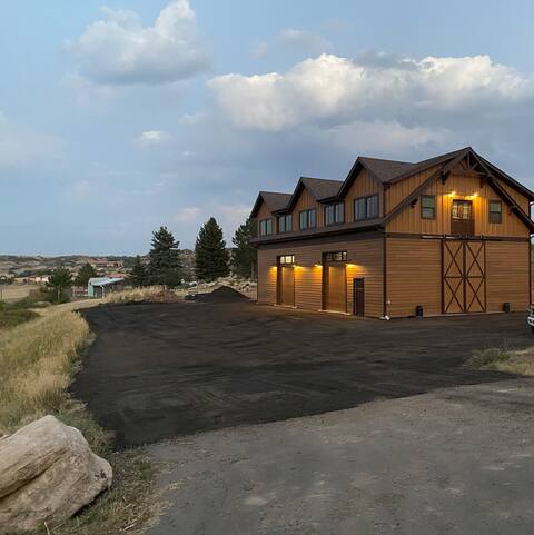 Bougie Barn in Lone Tree
