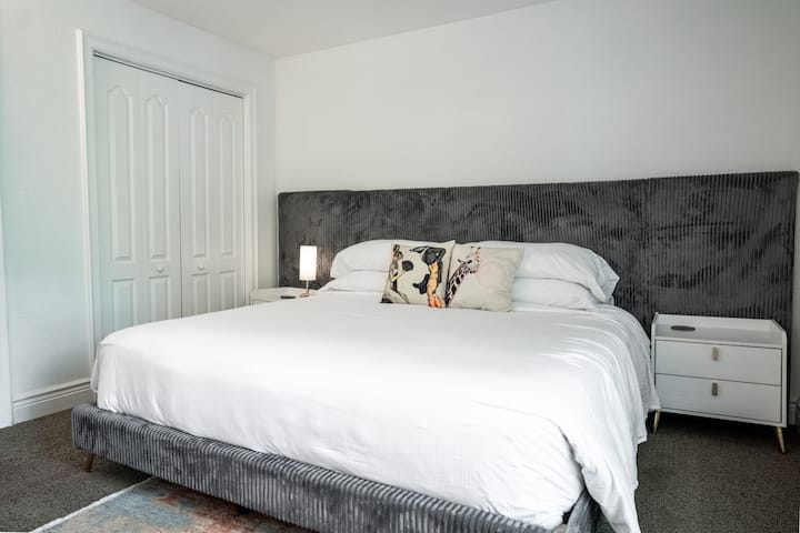 King Size Bed Full Memory Foam and Custom Bedding, real down duvet