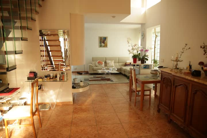 Villa Avec Piscine Et Terrasse. - Saint-Laurent-du-Var