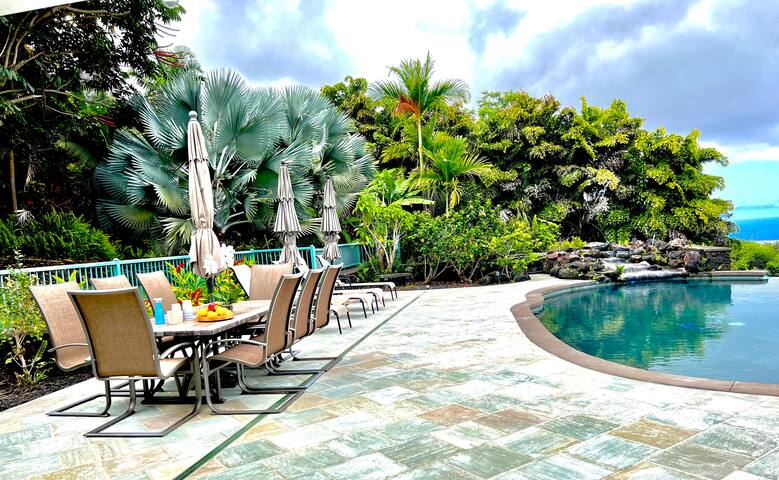 Kona Poolside Paradise gallery image 2