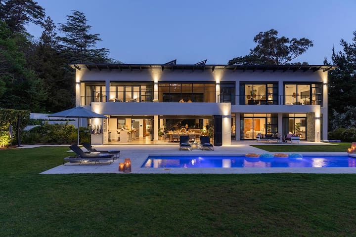 Stunning Villa with amazing pool in Capetown