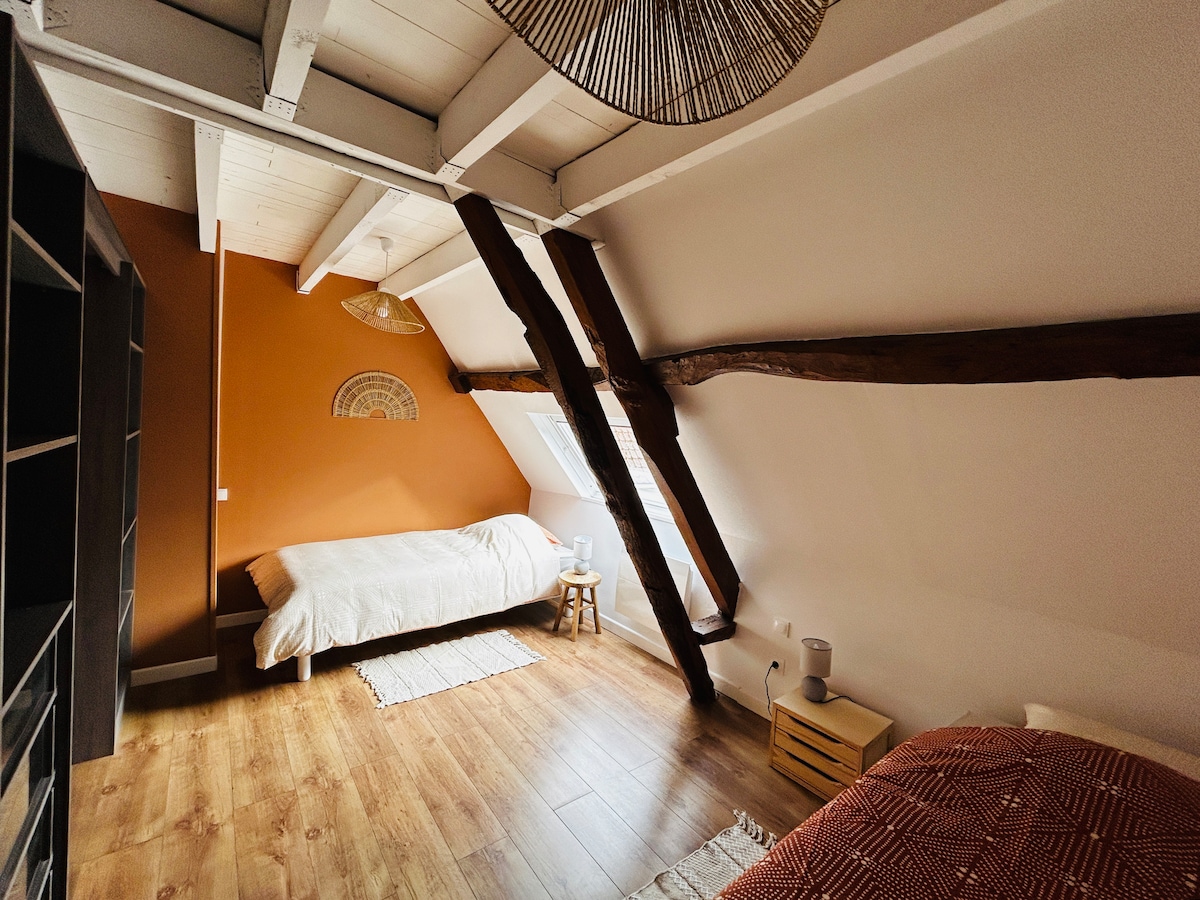 Bedroom with 2 Single beds 90x190 and dressing room