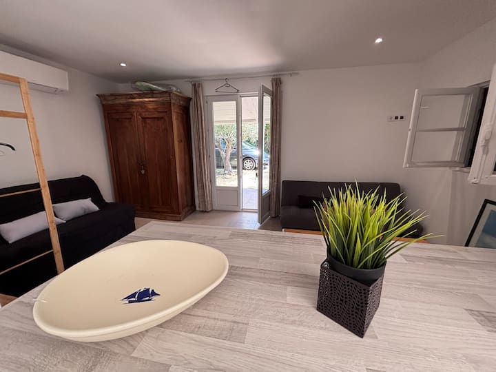 Maisonnette De Charme, Avec Accès Direct Plage - Golfe-Juan