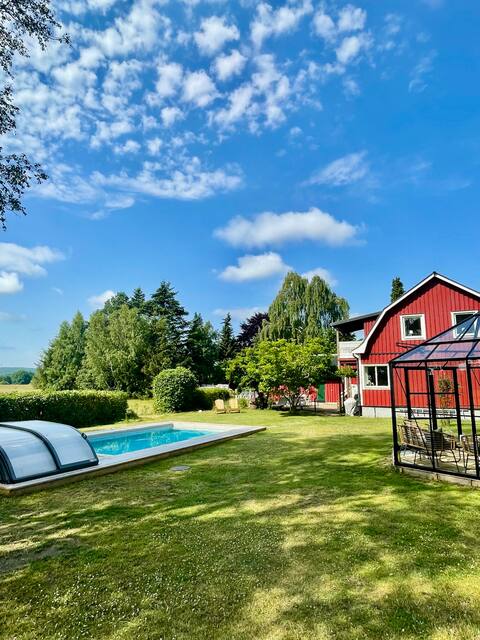 Cozy & Calm Countryside Retreat with Pool & Sauna