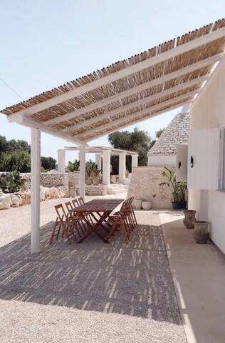 Trullo Oleandro, stilvoll mit Privatpool gallery image 3