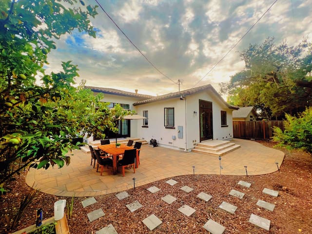 5B/4B漫步Stanford豪华优雅house适合大型团体及家庭出行度假 gallery image 3