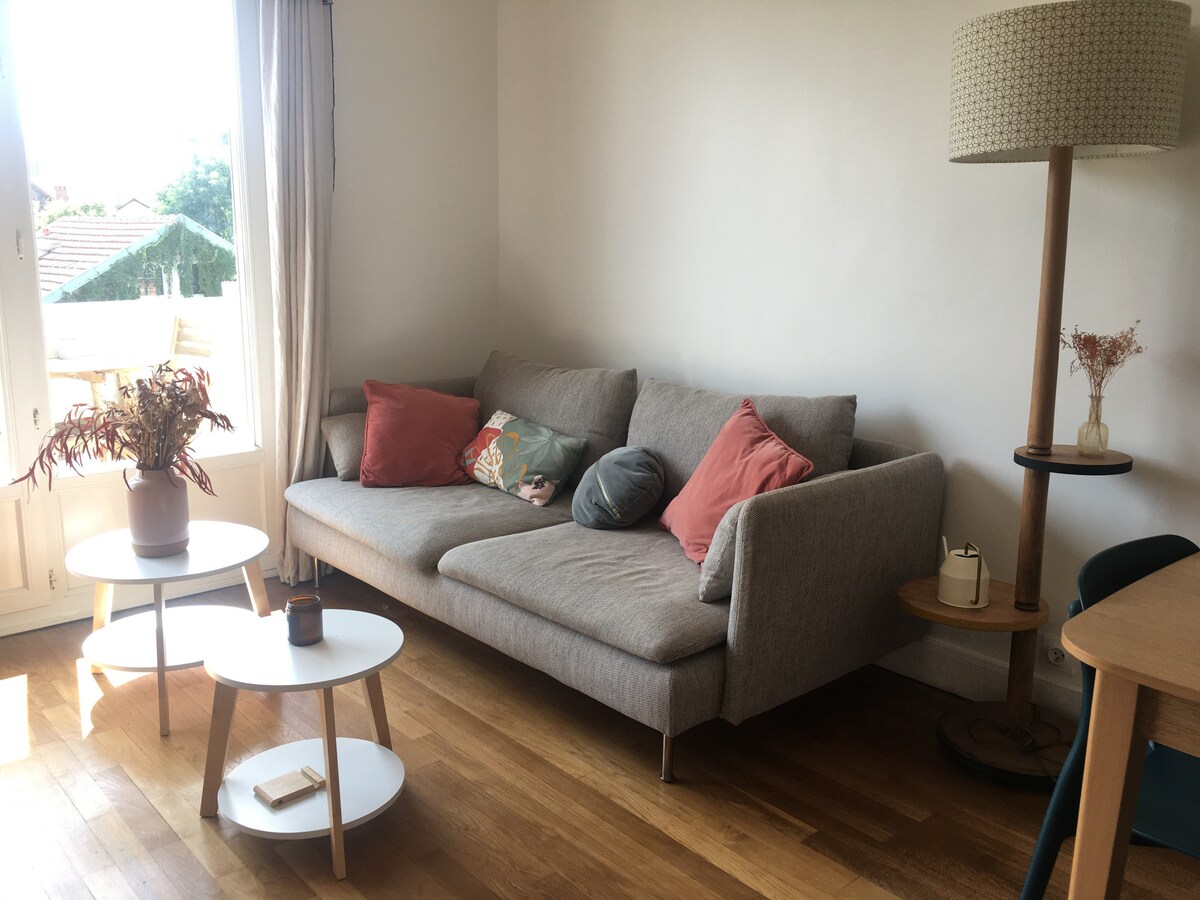 Annuncio Airbnb popolare: Apartment near Paris a Colombes