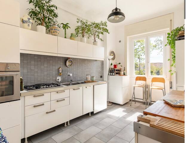 Luxurious River Apartment gallery image 4