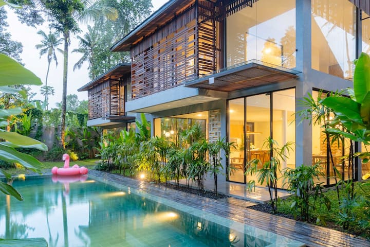Contemporary Tropical Private Villa In Ubud - Ubud