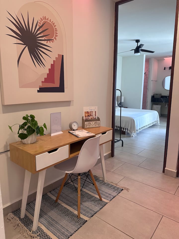 Casa Tropical - 3 pools - 10 min to airport