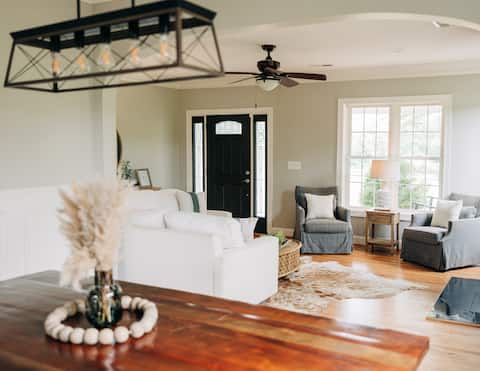 Top Airbnb: Farm Stay on Groometown in Greensboro