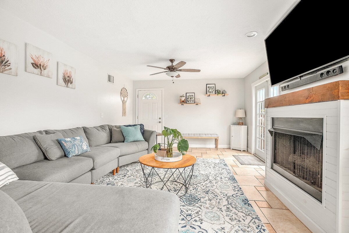 Top performing Airbnb: Lakefront Getaway in De Land